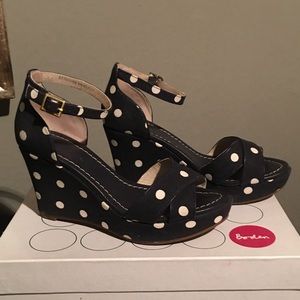 Polka dot wedge sandals with ankle strap